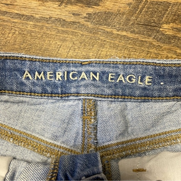 American Eagle Floral Embroidered High Rise Cut Off Mom Shorts Womens Sz 4 - Picture 6 of 11